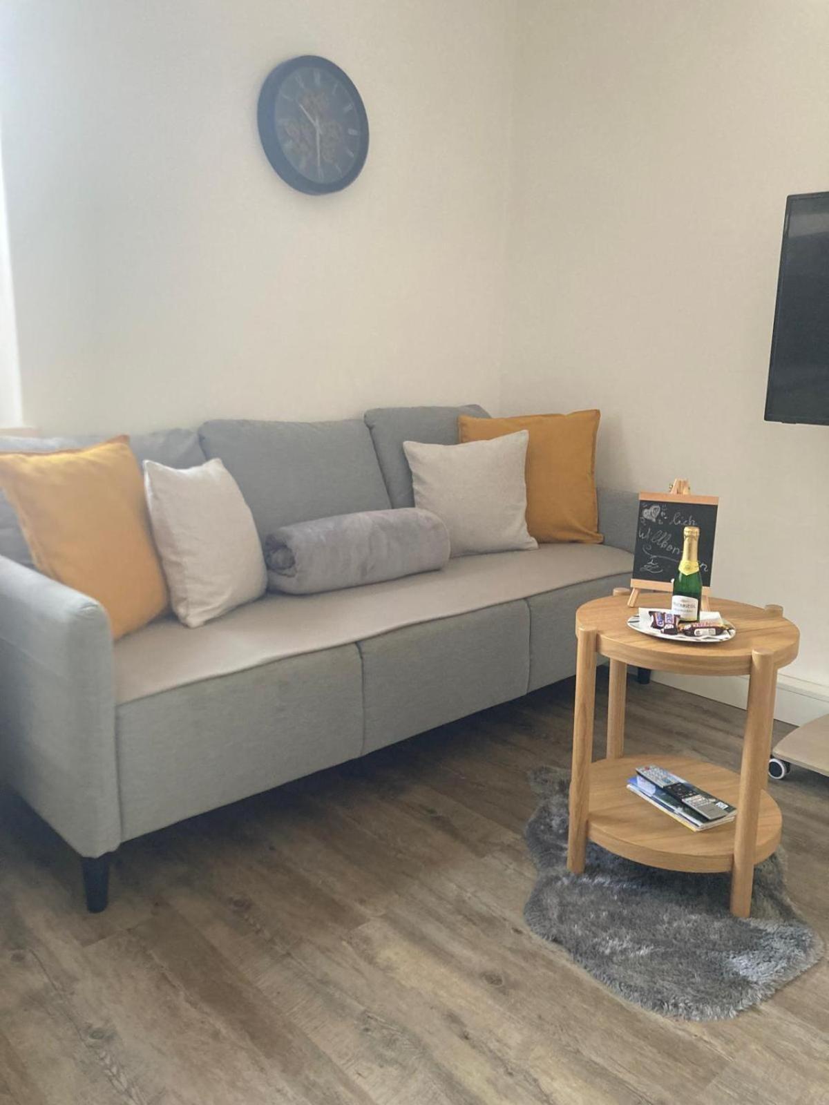 Ferienwohnung Im Zentrum Mit Balkon Und Parkplatz Gmunden Buitenkant foto